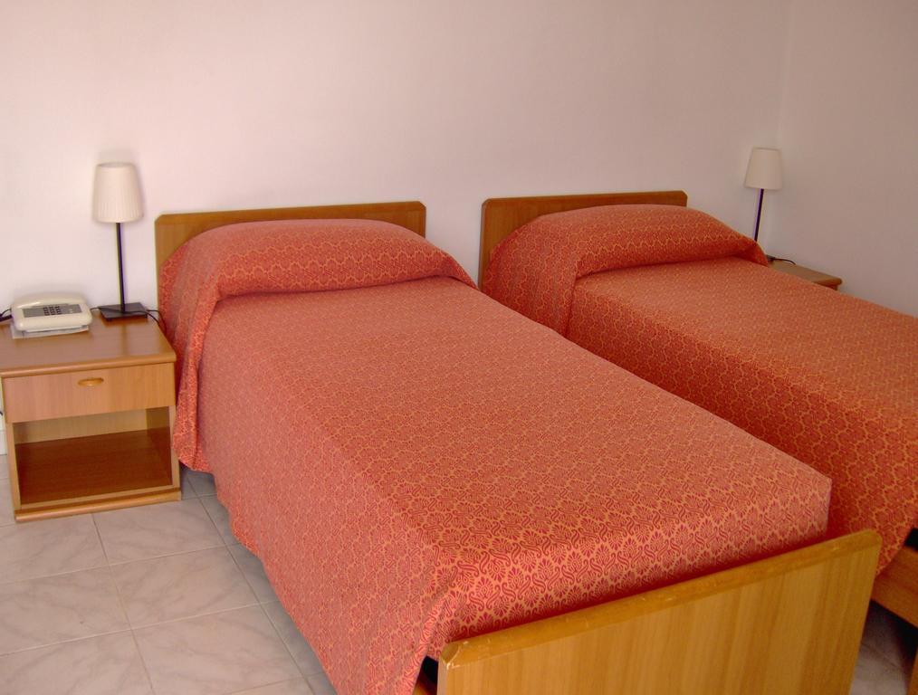 Hotel Svizzero Санджинето Номер фото
