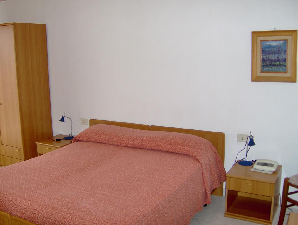 Hotel Svizzero Санджинето Номер фото